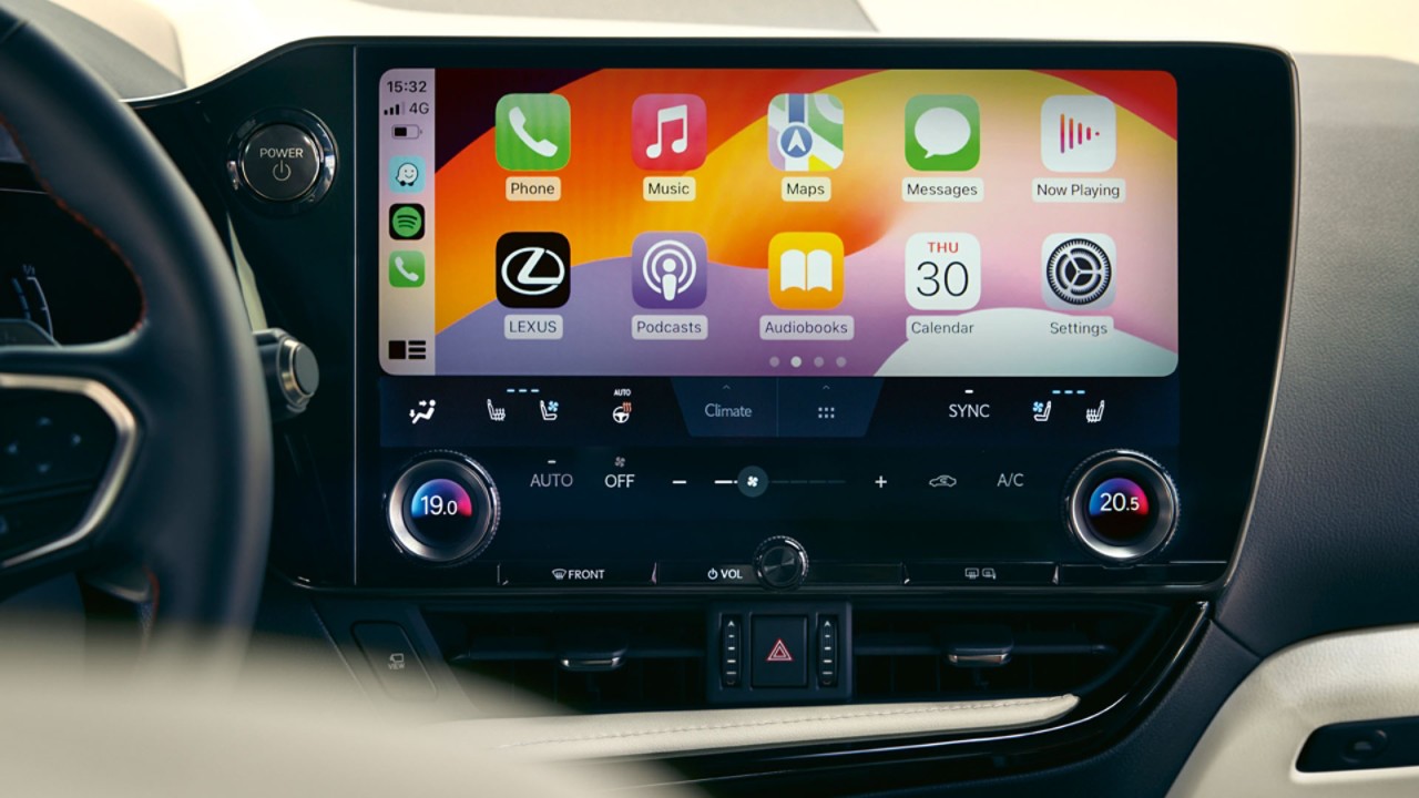 Lexus NX 14" touchscreen